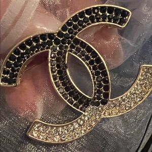 Elegant Black and Silver Women's Jewelry